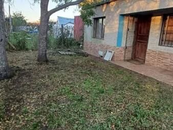 https://www.gallito.com.uy/vendo-linda-casa-en-el-balneario-de-las-toscas-inmuebles-27836247