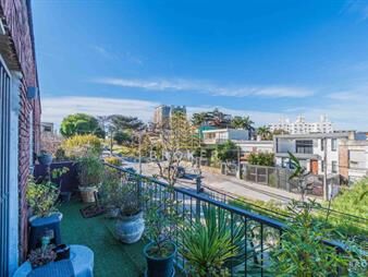 https://www.gallito.com.uy/venta-casa-malvin-4-dormitorios-ph-de-altos-inmuebles-27835533