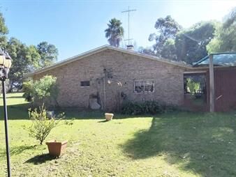 https://www.gallito.com.uy/venta-de-casa-en-chacra-en-los-titanes-4-hectareas-inmuebles-27595628