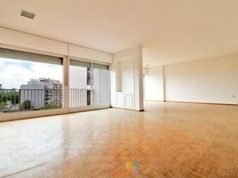 https://www.gallito.com.uy/venta-apartamento-3-dormitorios-y-servicio-pocitos-inmuebles-27632452