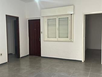 https://www.gallito.com.uy/alquiler-dos-dormitorios-en-perez-castellano-inmuebles-27840050