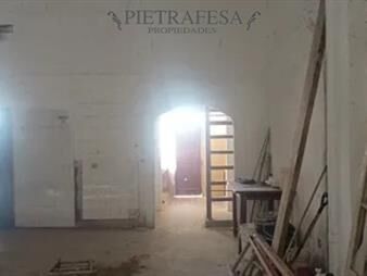 https://www.gallito.com.uy/galpon-local-en-alquiler-1-baño-patio-con-inmuebles-27843521