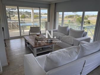 https://web5.gallito.com.uy/apartamento-de-3-dormitorios-con-vista-al-mar-inmuebles-25042779
