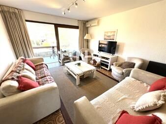 https://web5.gallito.com.uy/apartamento-en-venta-en-playa-mansa-dos-dos-inmuebles-27843753