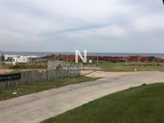 https://www.gallito.com.uy/terreno-con-una-ubicacion-espectacular-frente-a-y-inmuebles-23800590