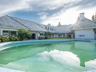 https://web5.gallito.com.uy/mansa-casa-a-metros-del-mar-inmuebles-27844677