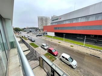 https://www.gallito.com.uy/venta-apartamento-de-1-dormitorio-y-garaje-en-malvin-a-paso-inmuebles-27756620