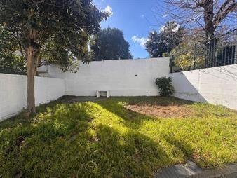 https://www.gallito.com.uy/adolfo-berro-esq-19-de-abril-gran-ubicacion-fondo-inmuebles-27854279