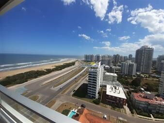 https://web5.gallito.com.uy/apartamento-en-venta-de-3-dormitorios-en-punta-inmuebles-27739603
