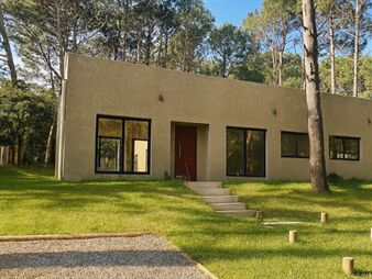 https://www.gallito.com.uy/venta-casa-en-punta-ballena-3-dormitorios-y-piscina-inmuebles-27858184