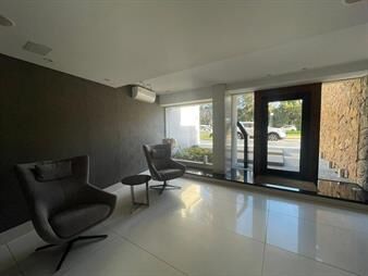 https://web5.gallito.com.uy/alquiler-apartamento-amueblado-de-2-dormitorios-en-golf-con-inmuebles-27858419