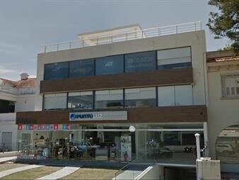 https://web5.gallito.com.uy/venta-de-local-comercial-con-renta-en-exclusivo-punto-de-ca-inmuebles-27858433