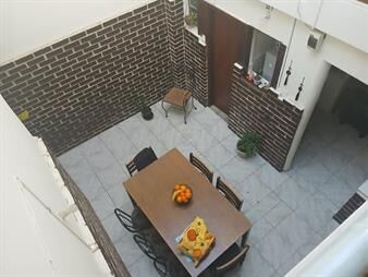 https://www.gallito.com.uy/venta-apartamento-con-renta-de-dos-dormitorios-dos-baños-e-inmuebles-27858467