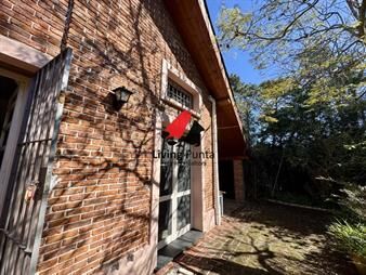https://www.gallito.com.uy/encantadora-casa-en-venta-con-piscina-a-pocos-del-inmuebles-27813499