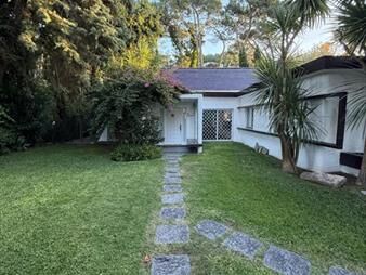 https://web5.gallito.com.uy/casa-en-venta-en-punta-del-este-inmuebles-27858660