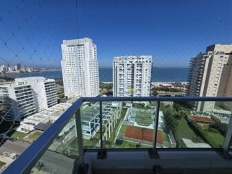 https://web5.gallito.com.uy/apartamento-en-venta-de-2-dormitorios-en-punta-inmuebles-27739808