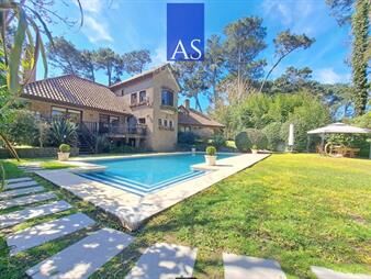 https://www.gallito.com.uy/oportunidad-gran-chalet-con-piscina-4-dormitorios-inmuebles-27858894