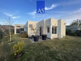 https://www.gallito.com.uy/casa-2-dormitorios-con-piscina-punta-colorada-inmuebles-27858928