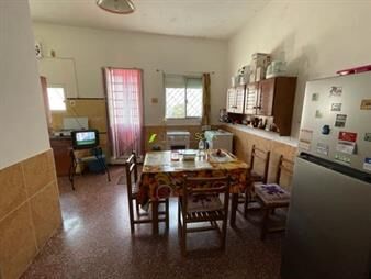 https://www.gallito.com.uy/casa-con-entrada-de-coche-vazquez-sagastume-inmuebles-23816676