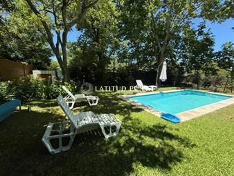 https://www.gallito.com.uy/casa-a-una-cuadra-del-mar-en-venta-inmuebles-27859412