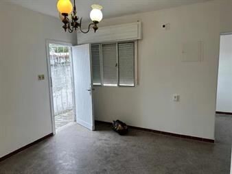 https://web5.gallito.com.uy/lindo-apartamento-de-1-dorm-con-patio-inmuebles-27859457