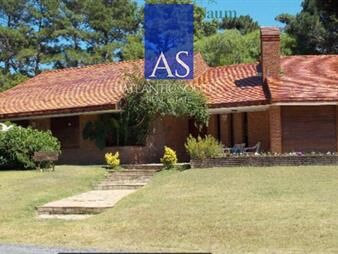 https://web5.gallito.com.uy/venta-de-casa-de-3-dormitorios-en-punta-del-este-inmuebles-27859481