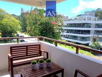 https://web5.gallito.com.uy/apartamento-amplio-3-dormitorios-en-playa-brava-inmuebles-27859526