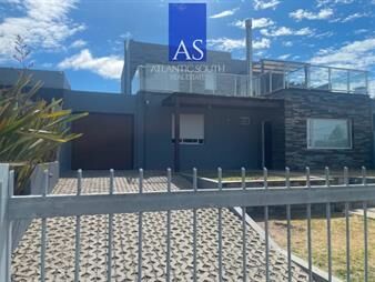 https://web5.gallito.com.uy/casa-moderna-3-dormitorios-3-baã±os-cochera-punta-inmuebles-27859541