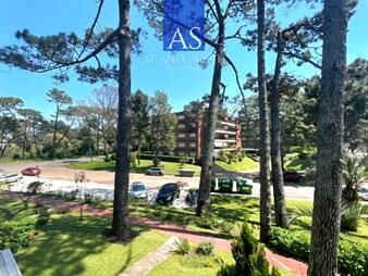 https://web5.gallito.com.uy/apartamento-1-dormitorio-en-playa-mansa-punta-del-inmuebles-27859676