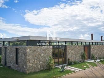 https://www.gallito.com.uy/vende-casa-de-4-dormitorios-en-manantiales-mio-inmuebles-27859790