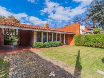 https://www.gallito.com.uy/venta-casa-carrasco-34-dorm-3-baños-jardin-gge-inmuebles-27865281