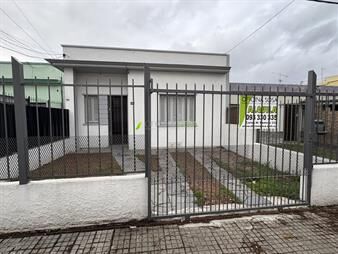 https://www.gallito.com.uy/con-entrada-para-coche-manuel-herrera-esq-inmuebles-27865589