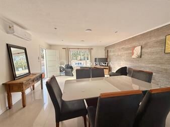 https://web5.gallito.com.uy/casa-moderna-en-venta-inmuebles-27866152