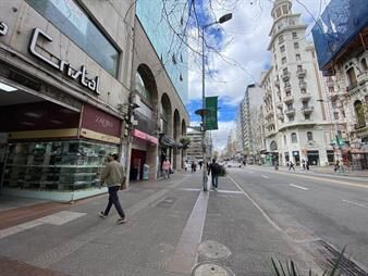 https://www.gallito.com.uy/venta-en-conjunto-de-5-locales-comerciales-en-galeria-crist-inmuebles-27866160