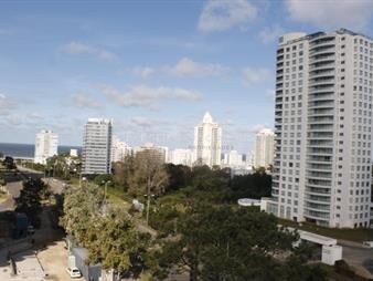 https://web5.gallito.com.uy/apartamento-en-venta-de-3-dormitorios-en-punta-inmuebles-19659738