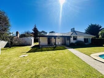 https://www.gallito.com.uy/venta-casa-de-4-dormitorios-en-rincon-del-indio-punta-del-e-inmuebles-27771303