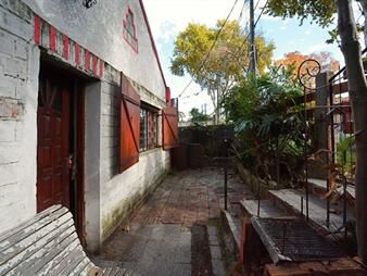 https://www.gallito.com.uy/venta-casa-esquina-3-dormitorios-brazo-oriental-inmuebles-27870113
