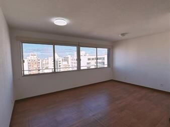 https://www.gallito.com.uy/venta-monoambiente-cordon-sobre-avda-18-de-julio-inmuebles-27870121