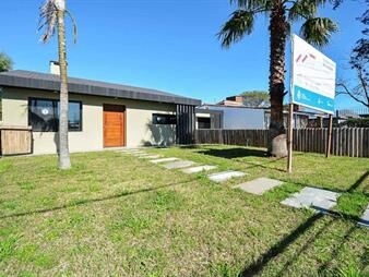 https://www.gallito.com.uy/venta-casa-shangrila-4-dormitorios-2-baños-inmuebles-27870132