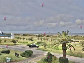 https://web5.gallito.com.uy/apartamento-en-venta-4-dormitorios-4-baños-en-inmuebles-27874086