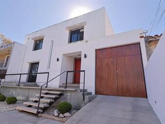 https://www.gallito.com.uy/casa-4-dormitorios-con-barbacoa-y-piscina-punta-gorda-inmuebles-27874325