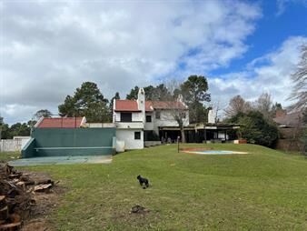 https://www.gallito.com.uy/casa-de-gran-categoria-en-solanas-a-solo-2-cuadras-de-la-p-inmuebles-27874331