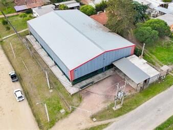 https://www.gallito.com.uy/vendo-galpon-terreno-deposito-local-pinamar-inmuebles-27869868