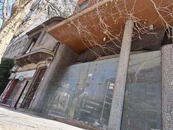 https://www.gallito.com.uy/venta-local-comercial-con-renta-tres-cruces-inmuebles-27756995