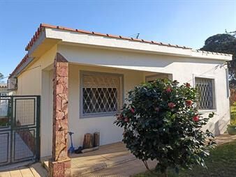 https://www.gallito.com.uy/venta-casa-dos-dormitorios-y-garaje-en-san-luis-inmuebles-27489970