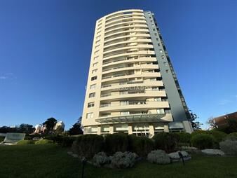 https://web5.gallito.com.uy/apartamento-en-venta-en-forest-tower-i-punta-del-inmuebles-18654709