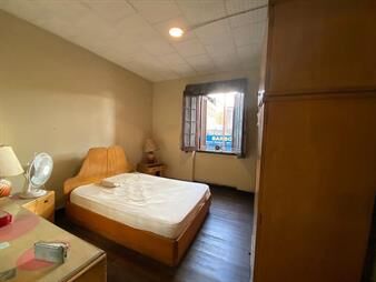 https://www.gallito.com.uy/venta-apartamento-de-4-dormitorios-y-2-locales-comerciales-inmuebles-27882306
