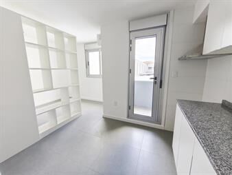 https://www.gallito.com.uy/apartamento-monoambiente-en-alquiler-en-la-blanqueada-con-inmuebles-27882333