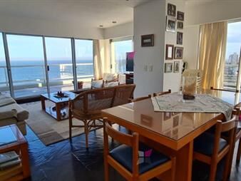 https://web5.gallito.com.uy/venta-de-apartamento-de-2-dormitorios-frente-al-inmuebles-27092052
