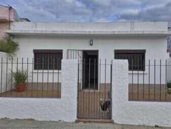 https://www.gallito.com.uy/alquiler-casa-2-dormitorios-frente-y-fondo-en-inmuebles-27891879